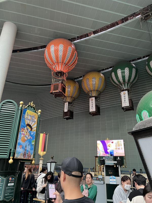 Lotte World Adventure, Seoul & Busan - 🎡 theme-park