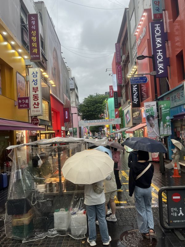 Myeongdong Shopping Street, Seoul & Busan - 🧺 market
